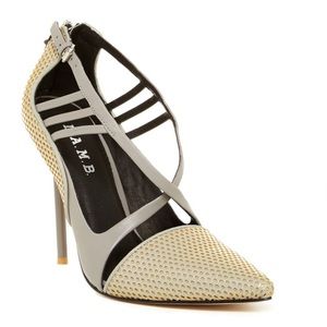 L.A.M.B. Boston Cutout Leather Pump Size 8